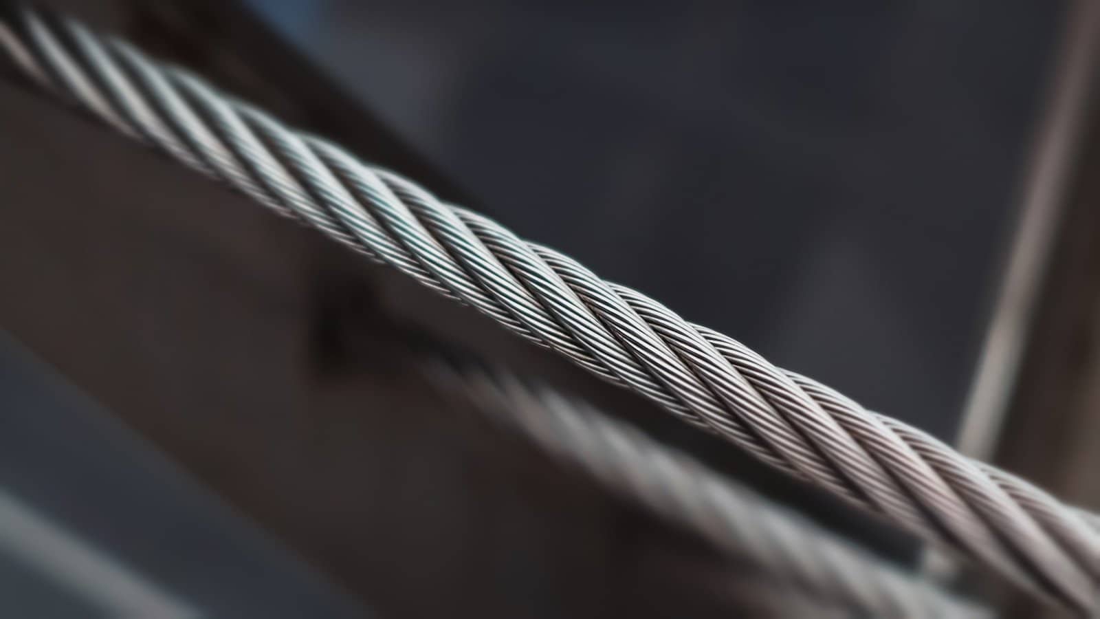 A close up of a rope with a blurry background